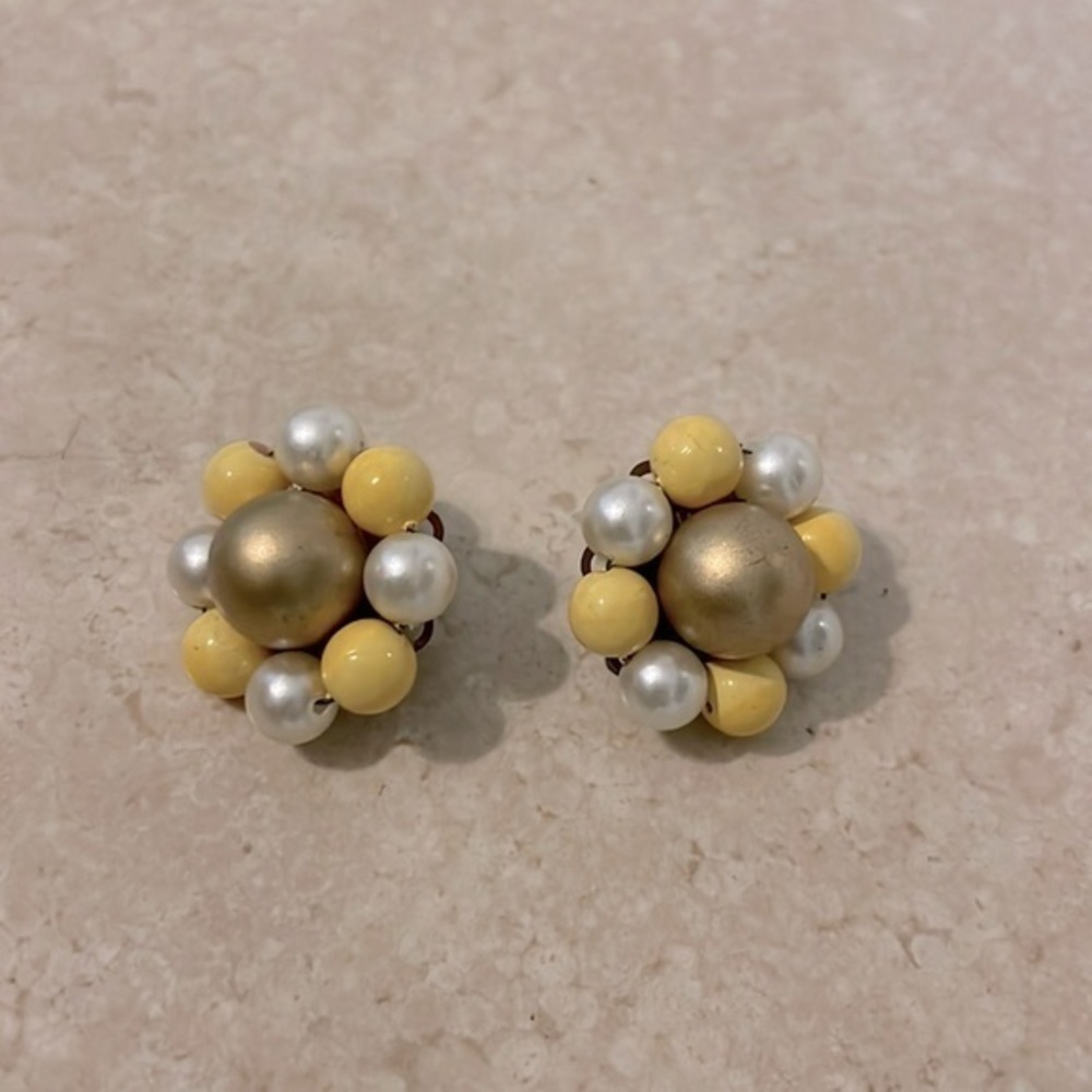 Vintage Faux Pearl & Yellow Bead Flower Clip On Earrings
